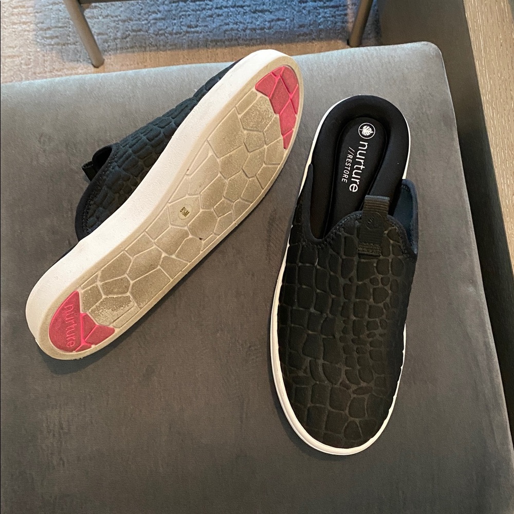 Nurture by Lamaze Black and Pink Mules